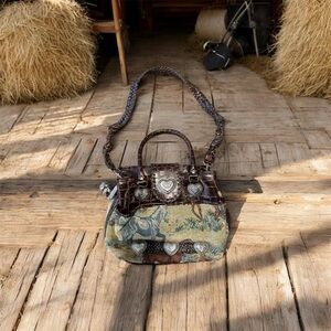 Elegant Heart-Embellished Brown and Tan Horse Tapestry Handbag